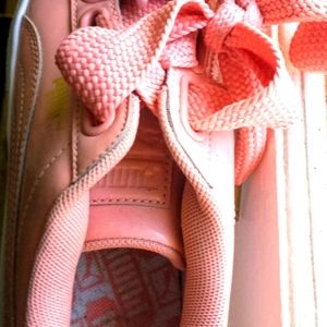 PUMA Basket Heart Patent WN Pink Sneaker. Like new